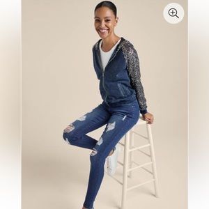 Ripped Skinny Jeans. NWT. Size 2